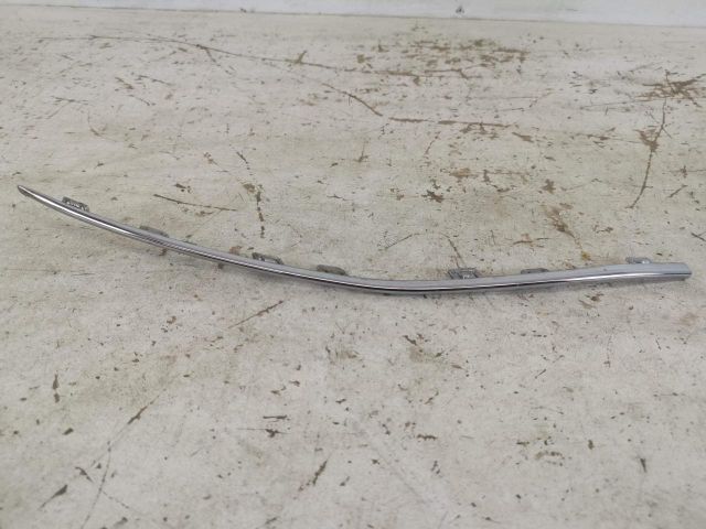 bontott MERCEDES-BENZ C-CLASS Jobb első Lökhárító Díszléc