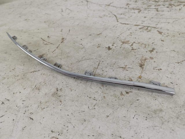 bontott MERCEDES-BENZ C-CLASS Jobb első Lökhárító Díszléc