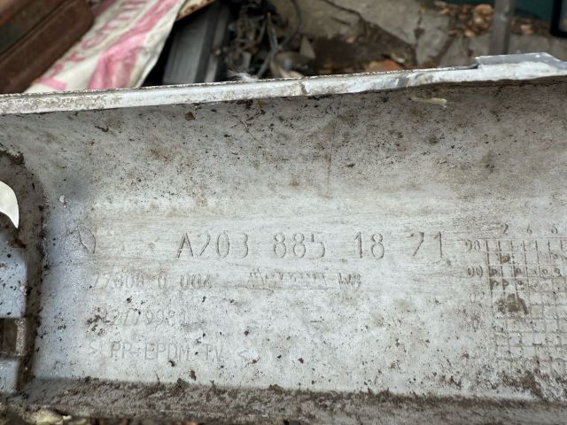 bontott MERCEDES-BENZ C-CLASS Jobb első Lökhárító Díszléc