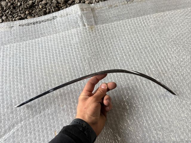 bontott MERCEDES-BENZ C-CLASS Jobb első Lökhárító Díszléc