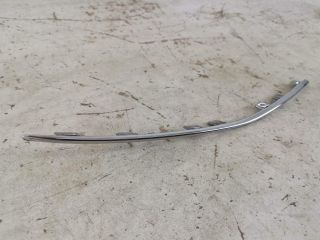 bontott MERCEDES-BENZ C-CLASS Jobb első Lökhárító Díszléc