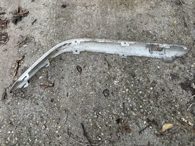 bontott MERCEDES-BENZ C-CLASS Jobb első Lökhárító Díszléc