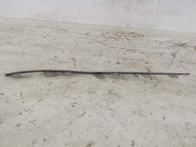 bontott MERCEDES-BENZ C-CLASS Jobb első Lökhárító Díszléc