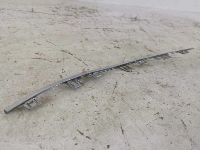 bontott MERCEDES-BENZ C-CLASS Jobb első Lökhárító Díszléc