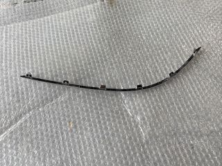 bontott MERCEDES-BENZ C-CLASS Jobb első Lökhárító Díszléc