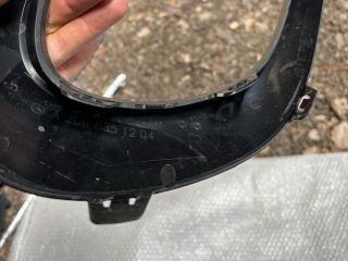 bontott MERCEDES-BENZ C-CLASS Jobb első Lökhárító Díszléc