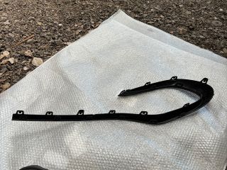 bontott MERCEDES-BENZ C-CLASS Jobb első Lökhárító Díszléc