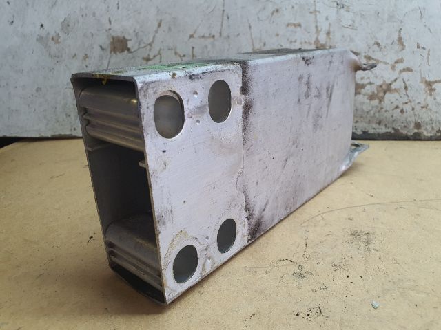 bontott MERCEDES-BENZ C-CLASS Jobb első Lökhárító Merevítő Tartó (Fém)