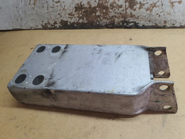 bontott MERCEDES-BENZ C-CLASS Jobb első Lökhárító Merevítő Tartó (Fém)