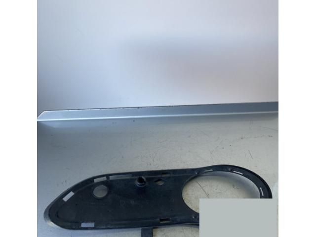 bontott MERCEDES-BENZ C-CLASS Jobb első Lökhárító Vakborítás