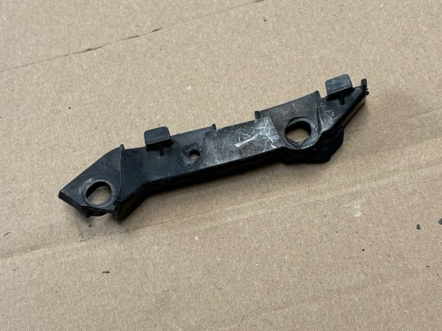 bontott MERCEDES-BENZ C-CLASS Jobb első Oldal Lökhárító Tartó (Műanyag)