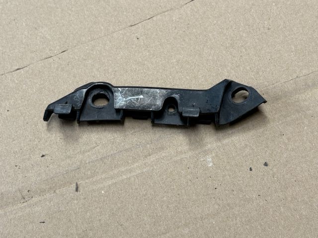 bontott MERCEDES-BENZ C-CLASS Jobb első Oldal Lökhárító Tartó (Műanyag)