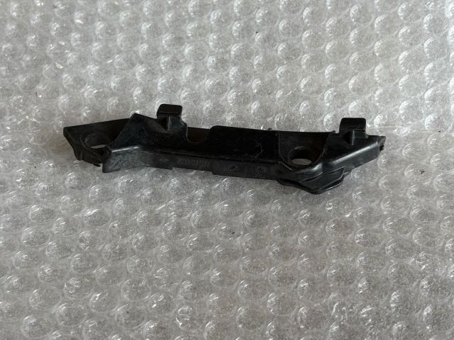 bontott MERCEDES-BENZ C-CLASS Jobb első Oldal Lökhárító Tartó (Műanyag)