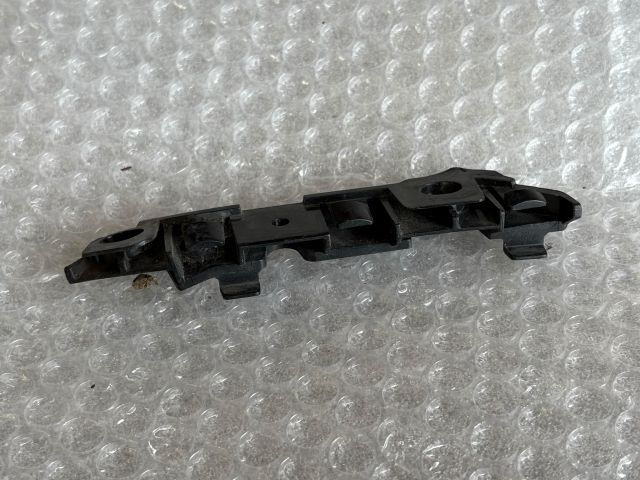 bontott MERCEDES-BENZ C-CLASS Jobb első Oldal Lökhárító Tartó (Műanyag)