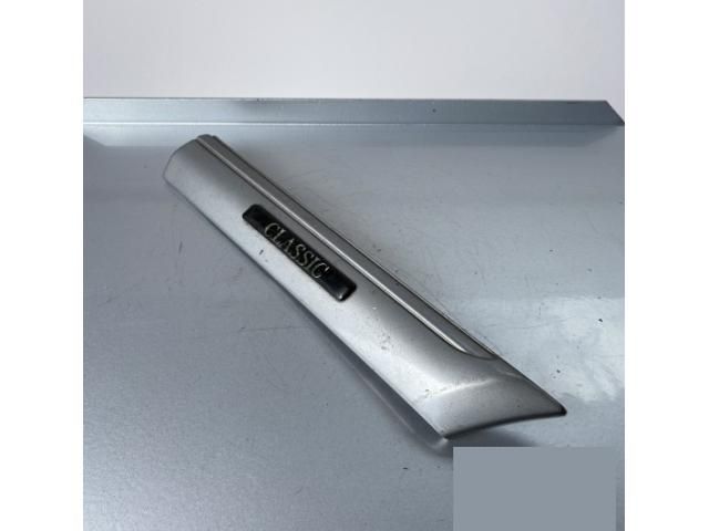 bontott MERCEDES-BENZ C-CLASS Jobb első Sárvédő Díszléc