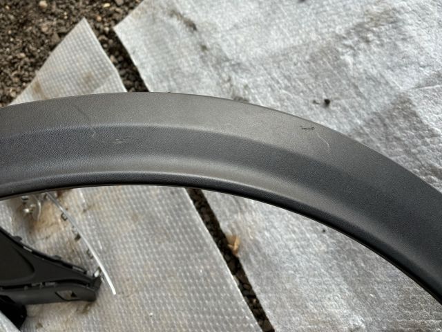 bontott MERCEDES-BENZ C-CLASS Jobb első Sárvédő Díszléc