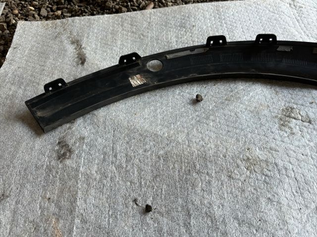 bontott MERCEDES-BENZ C-CLASS Jobb első Sárvédő Díszléc