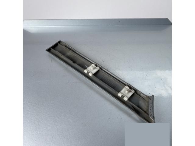 bontott MERCEDES-BENZ C-CLASS Jobb első Sárvédő Díszléc