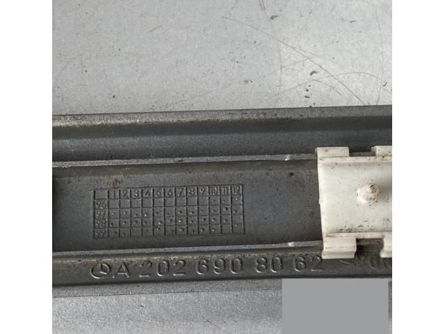 bontott MERCEDES-BENZ C-CLASS Jobb első Sárvédő Díszléc