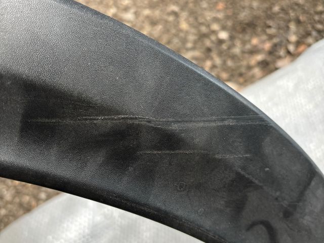 bontott MERCEDES-BENZ C-CLASS Jobb első Sárvédő Díszléc