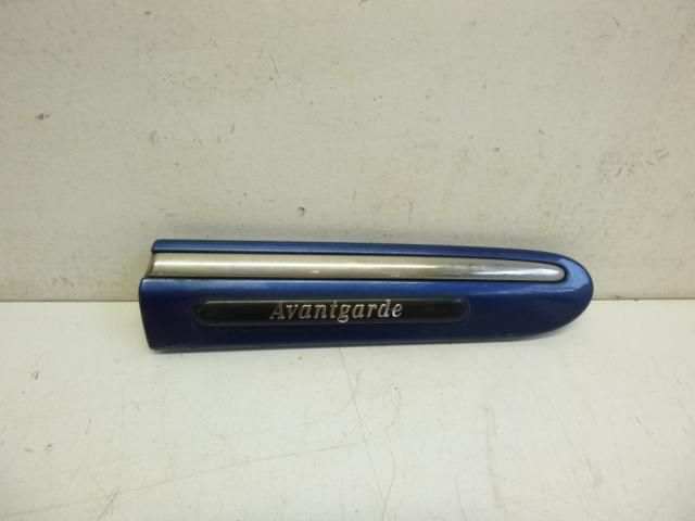 bontott MERCEDES-BENZ C-CLASS Jobb első Sárvédő Díszléc