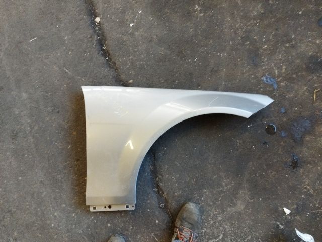 bontott MERCEDES-BENZ C-CLASS Jobb első Sárvédő