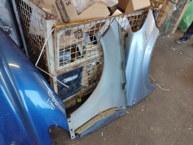 bontott MERCEDES-BENZ C-CLASS Jobb első Sárvédő