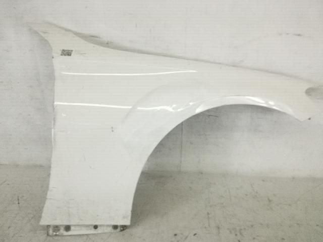 bontott MERCEDES-BENZ C-CLASS Jobb első Sárvédő