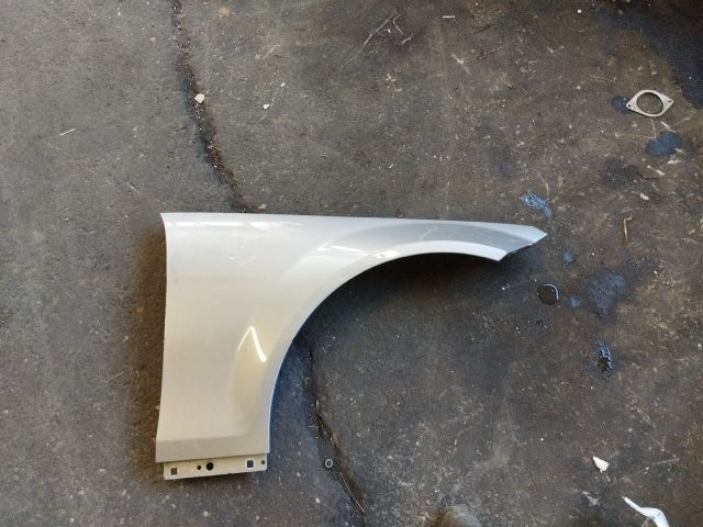 bontott MERCEDES-BENZ C-CLASS Jobb első Sárvédő