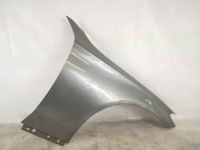 bontott MERCEDES-BENZ C-CLASS Jobb első Sárvédő