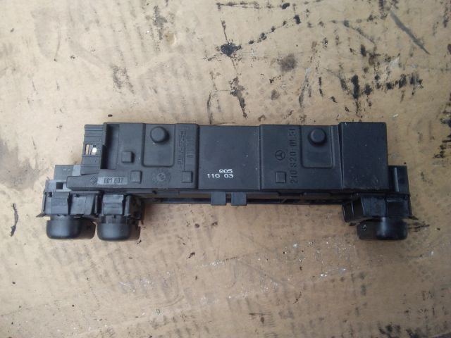 bontott MERCEDES-BENZ C-CLASS Jobb első Ülésfűtés Kapcsoló