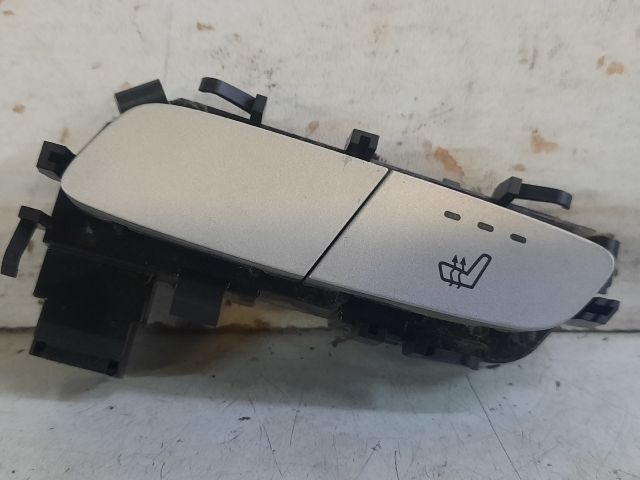 bontott MERCEDES-BENZ C-CLASS Jobb első Ülésfűtés Kapcsoló