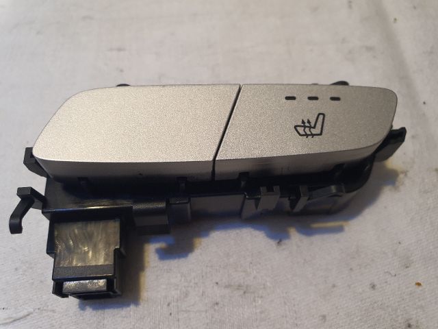 bontott MERCEDES-BENZ C-CLASS Jobb első Ülésfűtés Kapcsoló