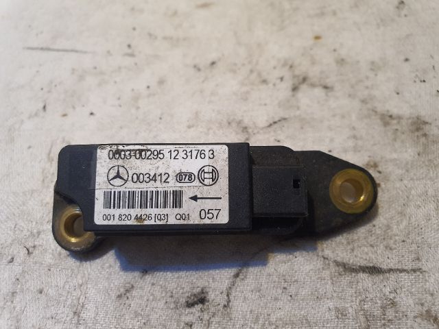 bontott MERCEDES-BENZ C-CLASS Jobb első Ütközés Érzékelő (Homlokfalon)