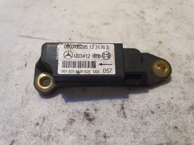 bontott MERCEDES-BENZ C-CLASS Jobb első Ütközés Érzékelő (Homlokfalon)