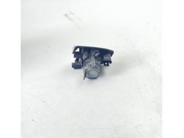 bontott MERCEDES-BENZ C-CLASS Jobb első Zárbetét