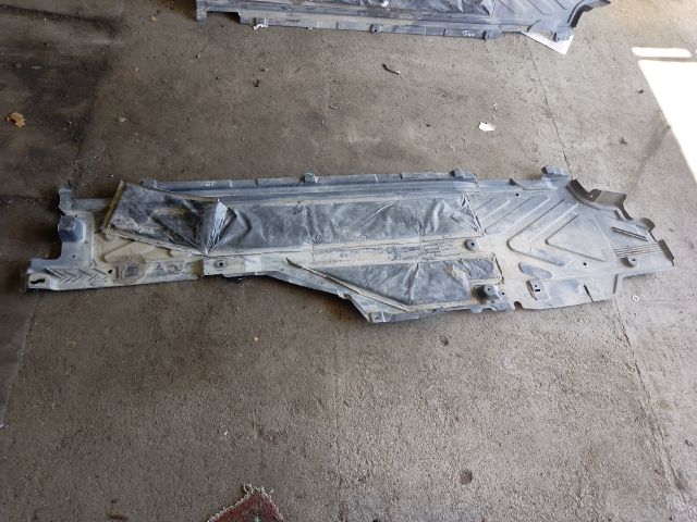 bontott MERCEDES-BENZ C-CLASS Jobb Fenéklemez