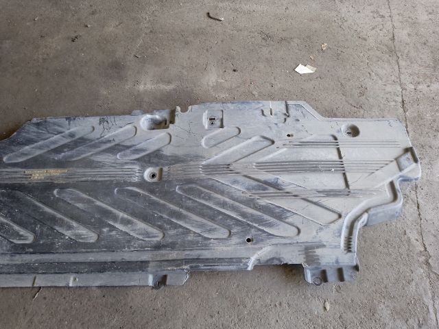 bontott MERCEDES-BENZ C-CLASS Jobb Fenéklemez