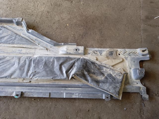 bontott MERCEDES-BENZ C-CLASS Jobb Fenéklemez