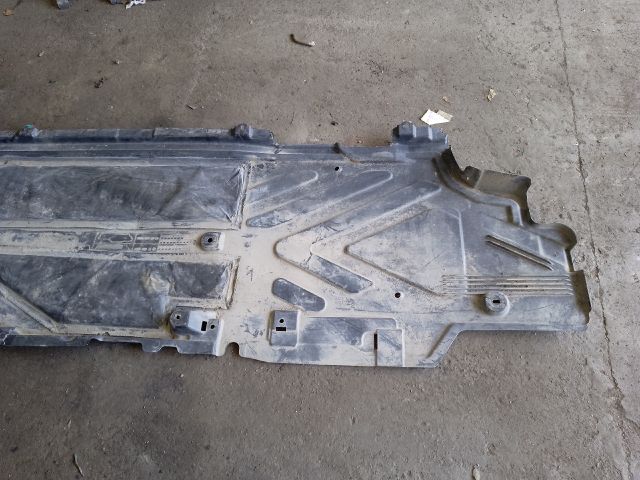 bontott MERCEDES-BENZ C-CLASS Jobb Fenéklemez