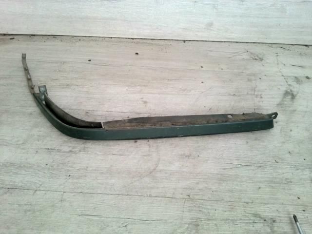 bontott MERCEDES-BENZ C-CLASS Jobb Fényszóró Bajusz Díszléc