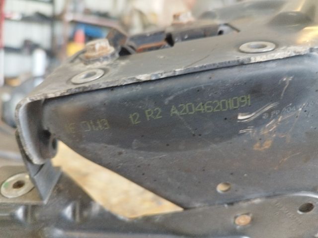 bontott MERCEDES-BENZ C-CLASS Jobb Fényszóró Lámpakeret