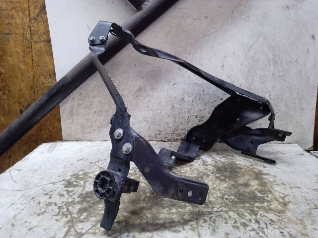 bontott MERCEDES-BENZ C-CLASS Jobb Fényszóró Tartó