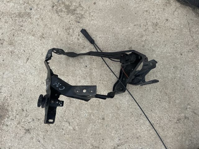 bontott MERCEDES-BENZ C-CLASS Jobb Fényszóró Tartó