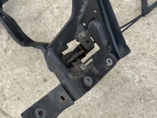 bontott MERCEDES-BENZ C-CLASS Jobb Fényszóró Tartó