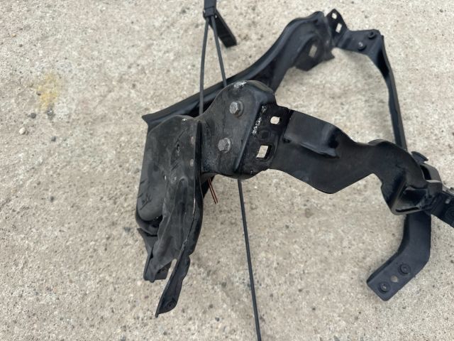 bontott MERCEDES-BENZ C-CLASS Jobb Fényszóró Tartó