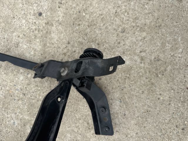 bontott MERCEDES-BENZ C-CLASS Jobb Fényszóró Tartó