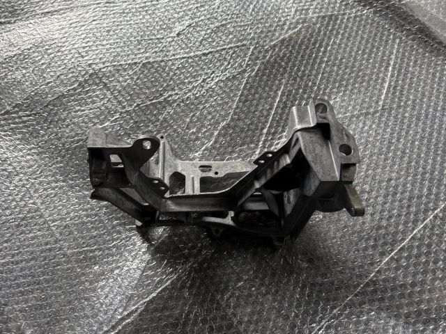 bontott MERCEDES-BENZ C-CLASS Jobb Fényszóró Tartó