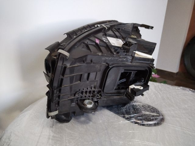 bontott MERCEDES-BENZ C-CLASS Jobb Fényszóró