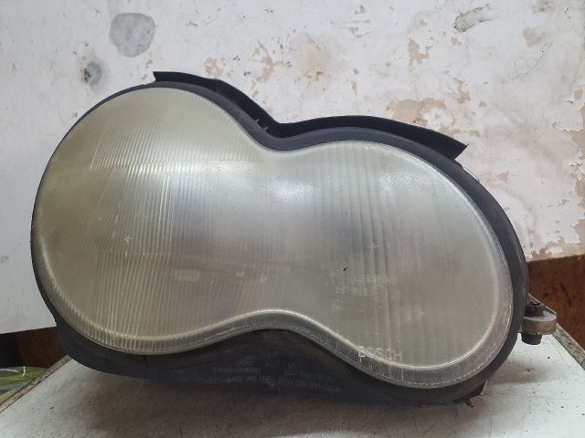 bontott MERCEDES-BENZ C-CLASS Jobb Fényszóró